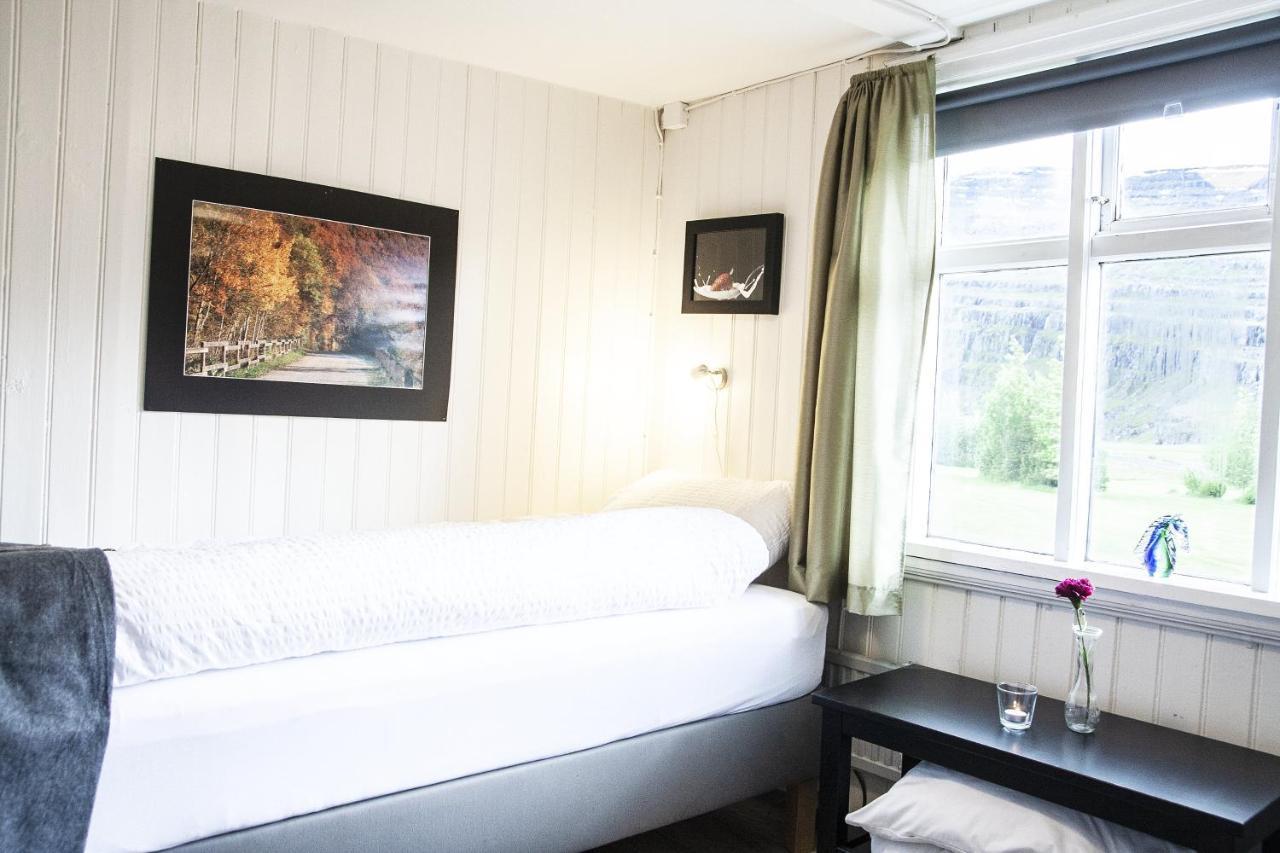 Fossardalur Guesthouse Djúpivogur Buitenkant foto
